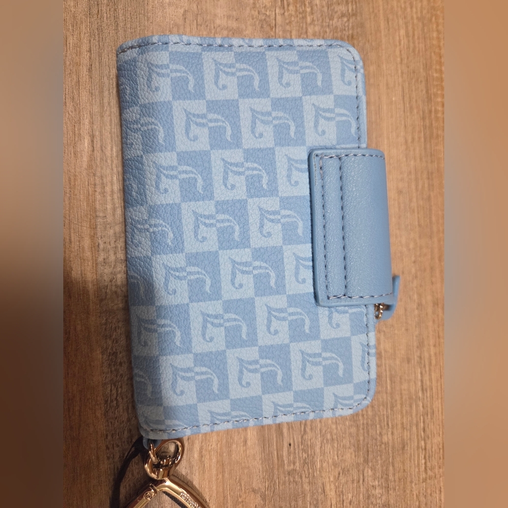 Juicy Couture Light Blue Wallet with Heart Charm - Picture 5 of 8